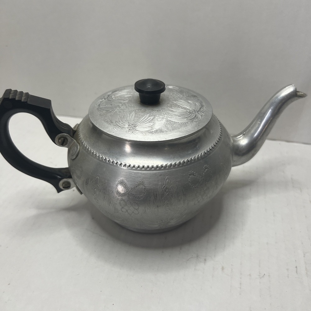 Sona Ware Aluminum Teapot S-1345 J525 Stratford-on-Avon Floral Etching Deco